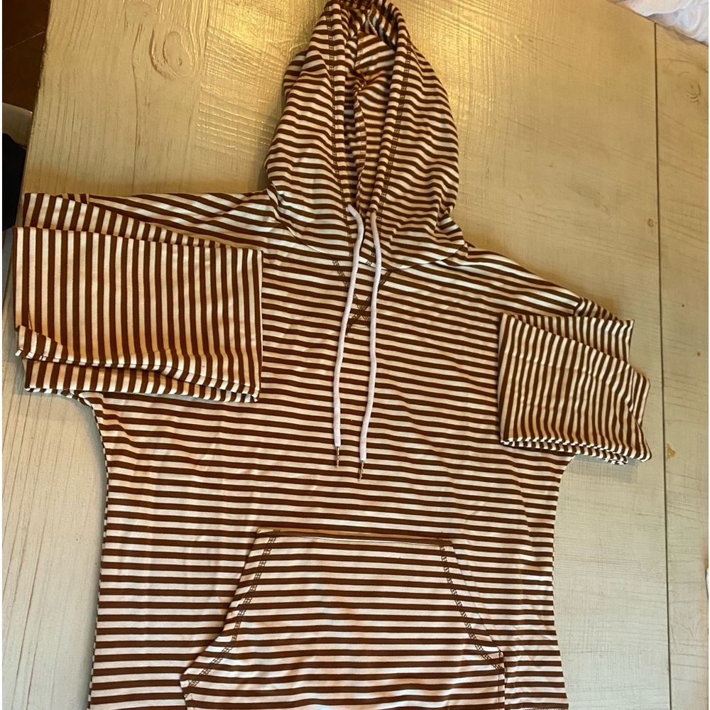 Cream and coffee stripe hooded long sleeve. Size Large